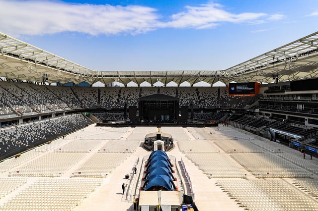 Temporary concert flooring