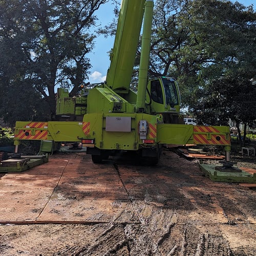 Crane matting for heavy construction equipment