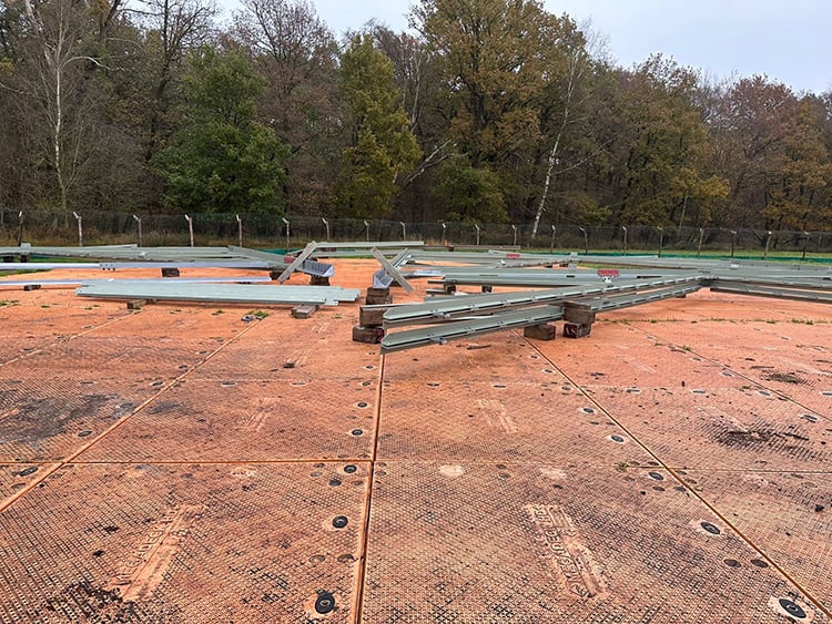 MegaDeck HD+ data center work platform