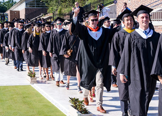 Commencement flooring for pedestrian walkway