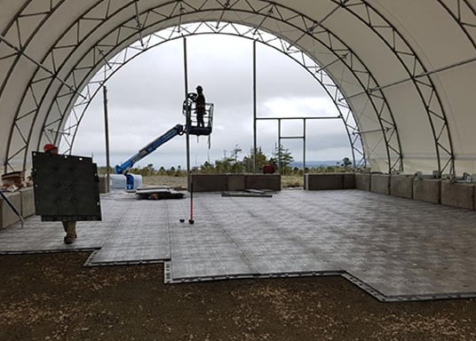 Heavy-duty hangar work platform