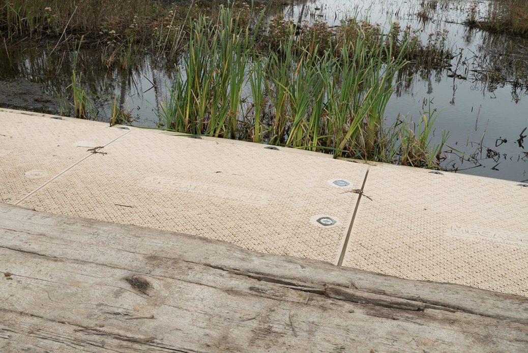 Work anywhere with MegaDeck HD mats