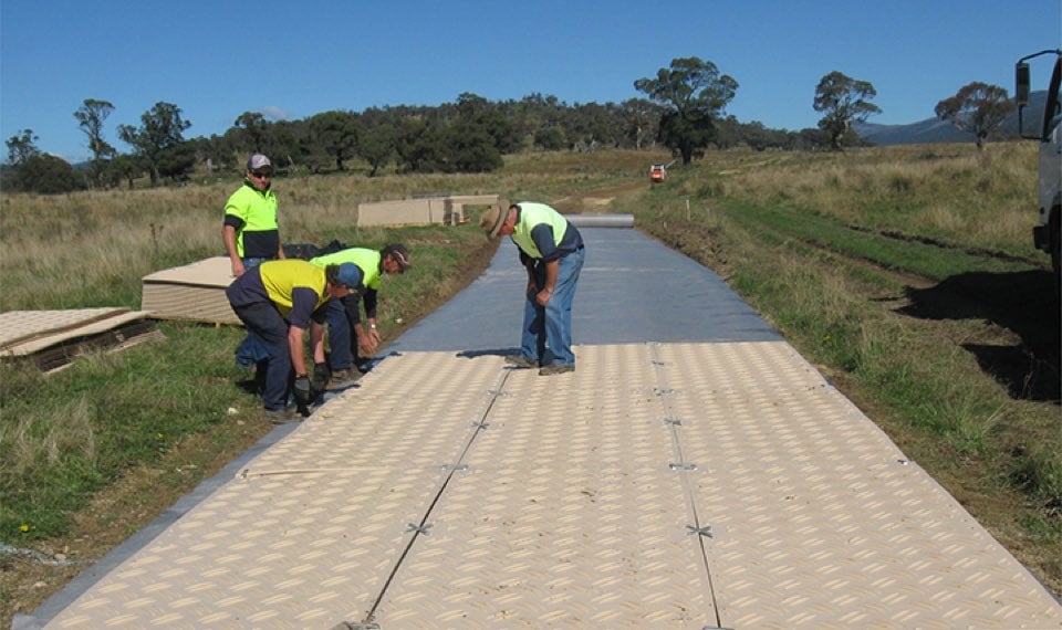 wear resist HDPE 4x8 ft ground heavy duty rubber temporary construction  HDPE plastic road mat Supplier