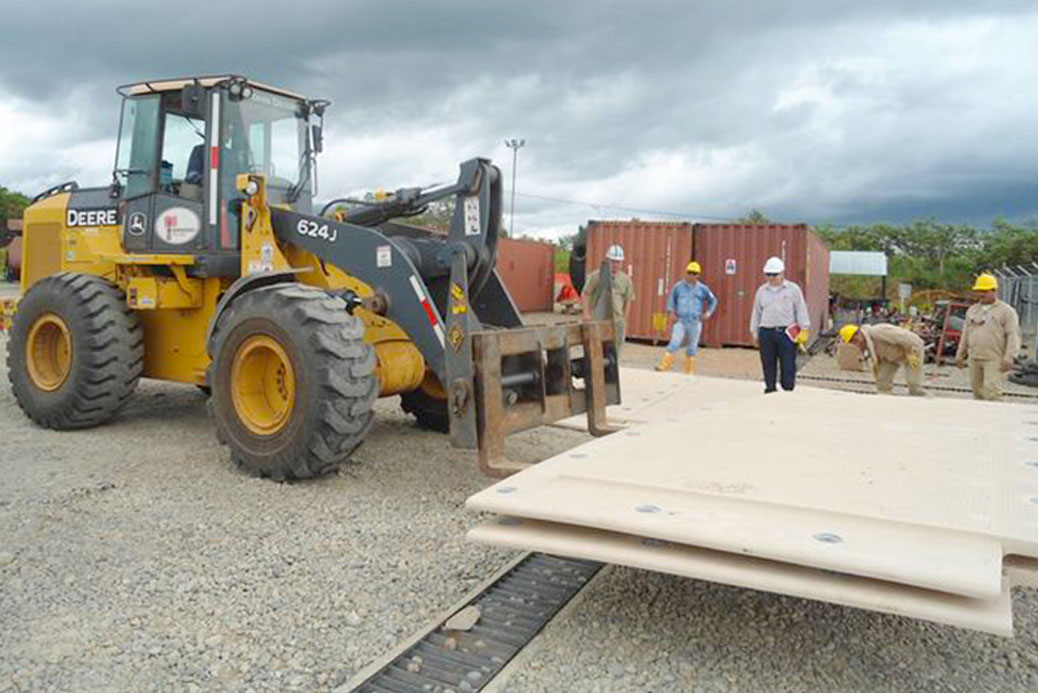 Composite oilfield mats